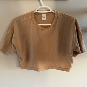 ARITZIA TNA CROPPED TOUR T SHIRT